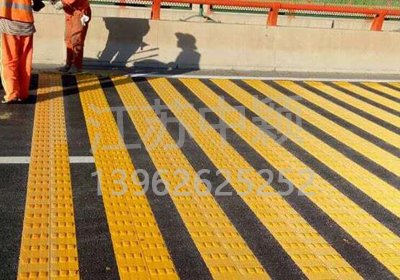 青島道路劃線 青島交通劃線一平方米多少錢？