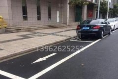 車停在車位也被貼處罰單子？交通警察：這三種停車方式也算違規(guī)！