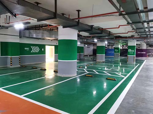 蘇州環(huán)氧地坪廠家解讀鋪設(shè)金剛砂耐磨地坪時破裂及平整度把控？