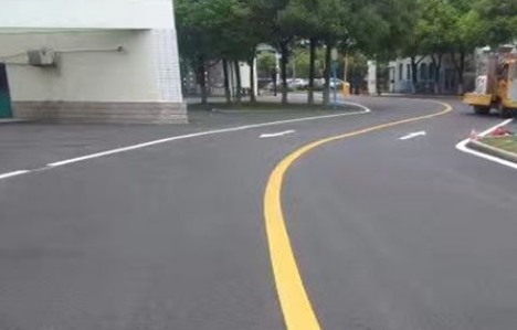 江蘇中穎定制廠區(qū)道路劃線，確保安全高效